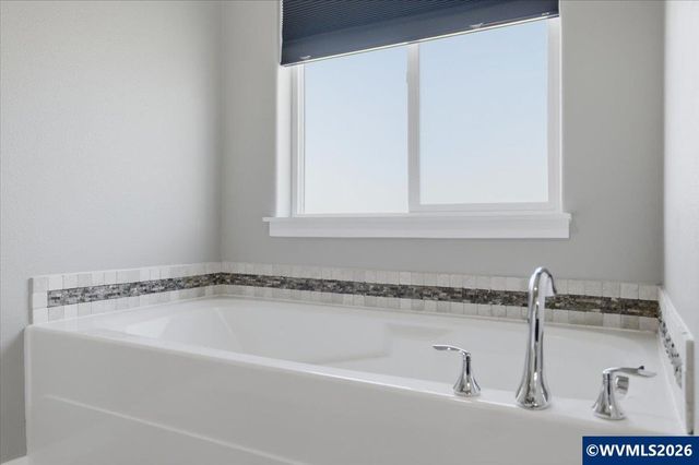 3800 Gusty Pl NE, Albany, OR 97321