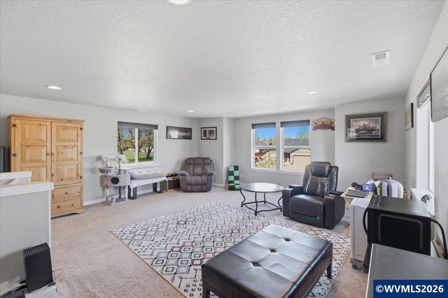 3800 Gusty Pl NE, Albany, OR 97321