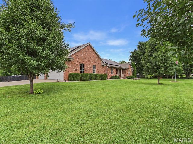 1168 N 6th Street, Wood River, IL 62095