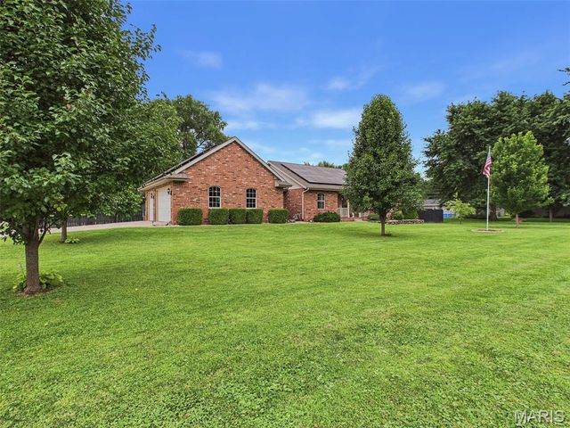 1168 N 6th Street, Wood River, IL 62095
