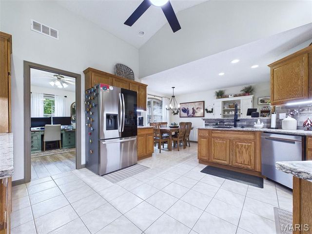1168 N 6th Street, Wood River, IL 62095