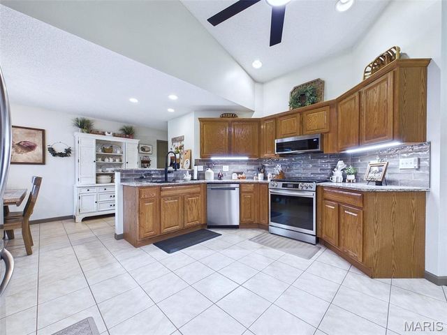 1168 N 6th Street, Wood River, IL 62095