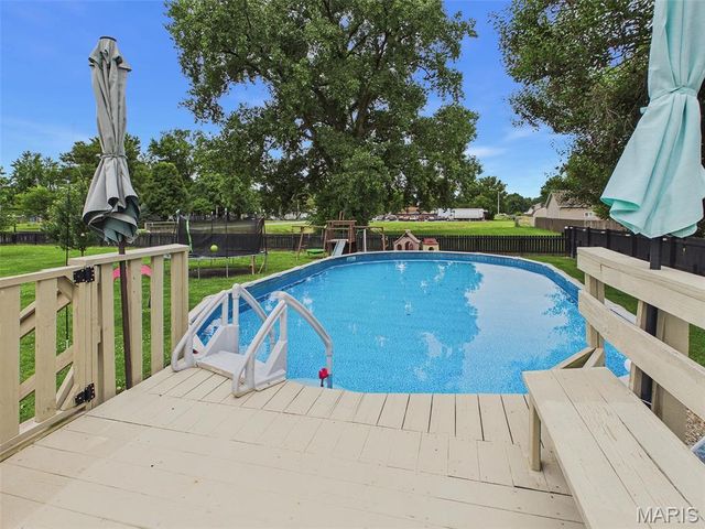1168 N 6th Street, Wood River, IL 62095