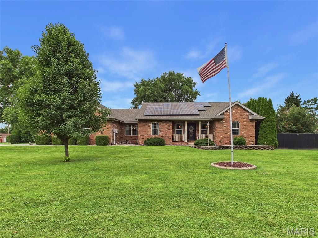 1168 N 6th Street, Wood River, IL 62095