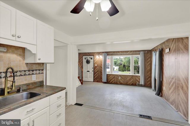 302 ELMWOOD AVE, Reading, PA 19609