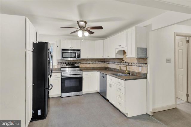 302 ELMWOOD AVE, Reading, PA 19609