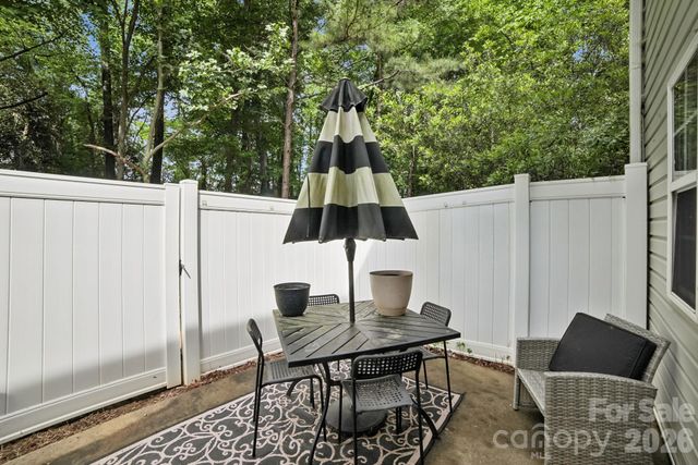 5427 Kimmerly Woods Drive, Charlotte, NC 28215