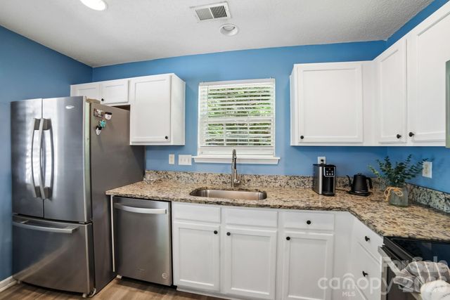 5427 Kimmerly Woods Drive, Charlotte, NC 28215