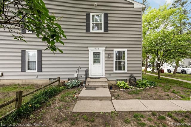 38718 Barnstable Lane, Clinton Township, MI 48038