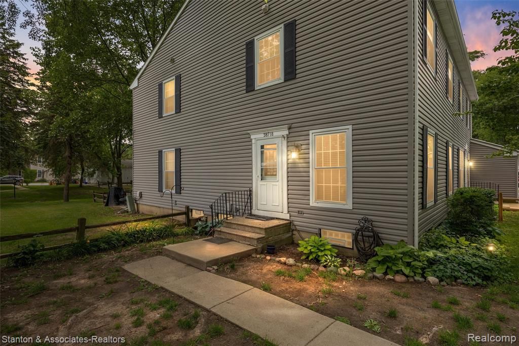 38718 Barnstable Lane, Clinton Township, MI 48038