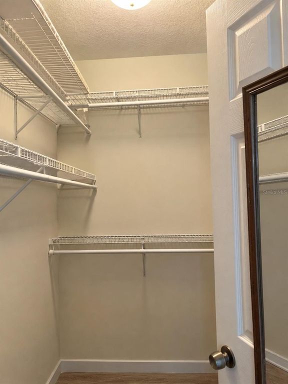 Image 11 of property listing at 914 NICHOLSON ST, Clearwater, FL 33755