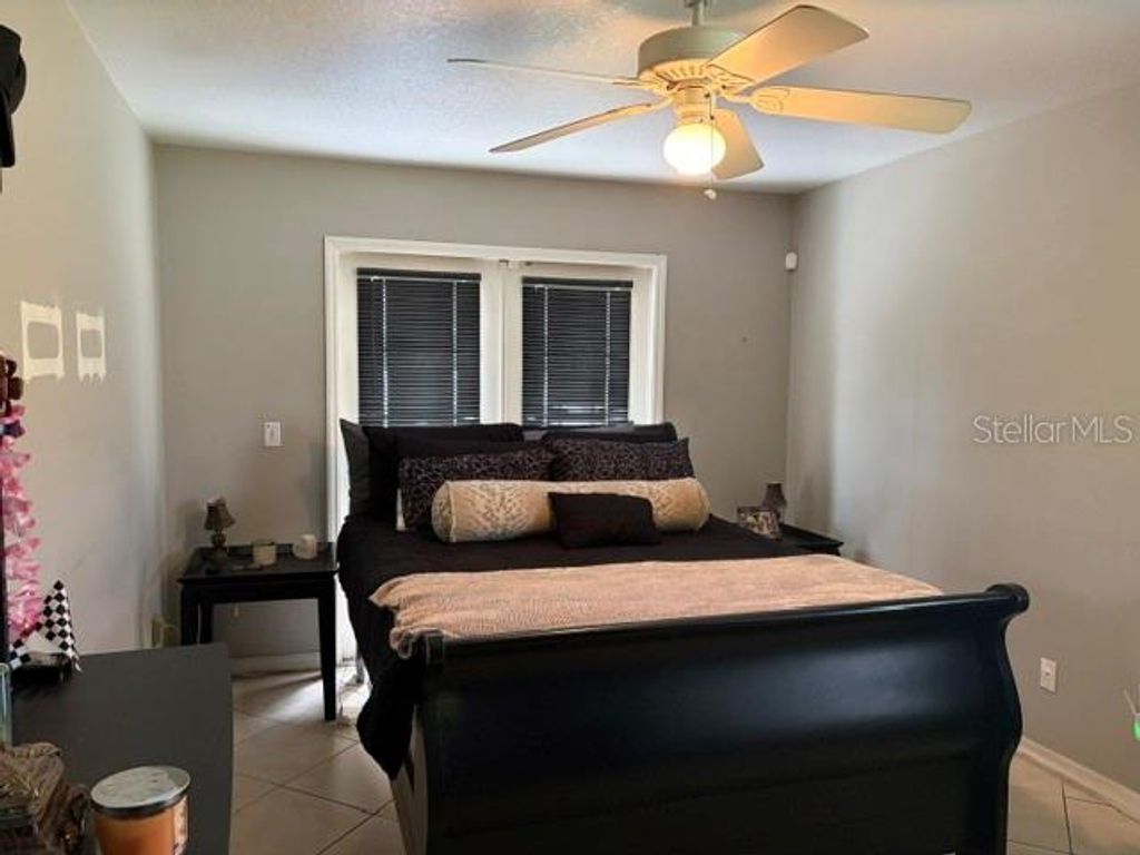 Image 12 of property listing at 914 NICHOLSON ST, Clearwater, FL 33755