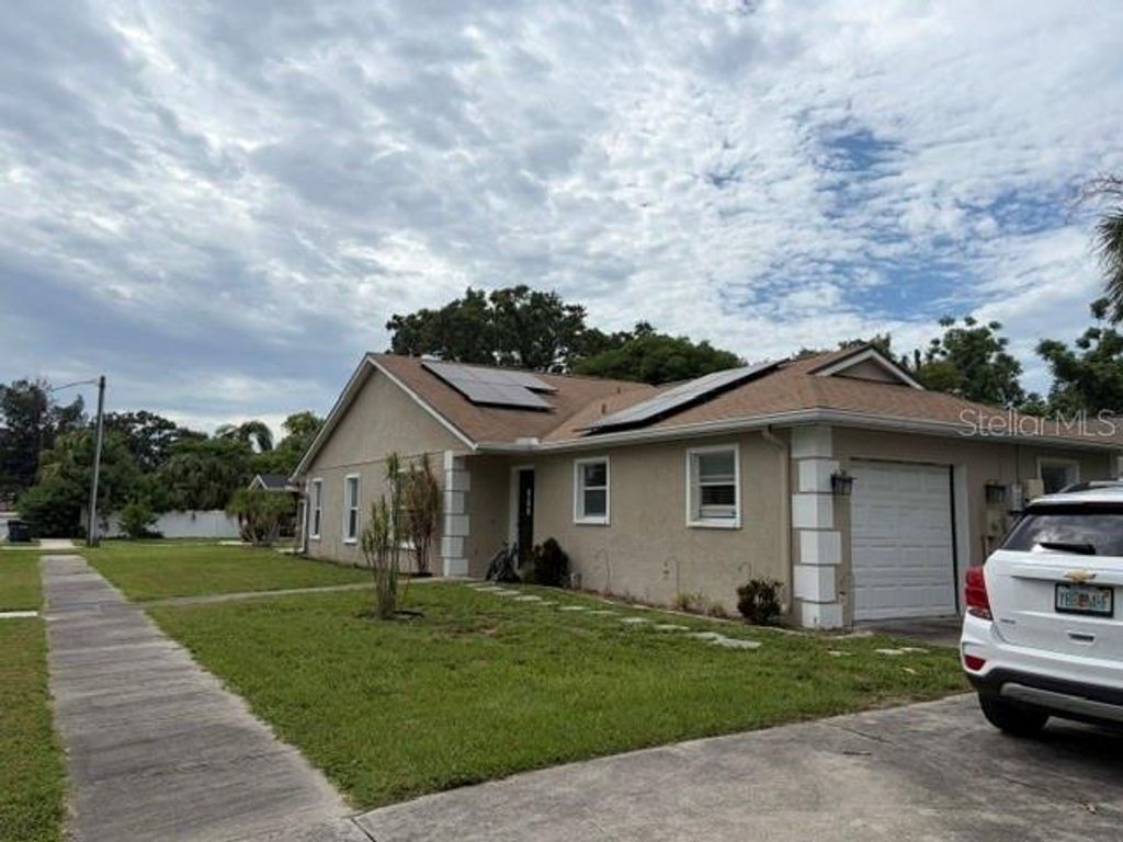 Image 21 of property listing at 914 NICHOLSON ST, Clearwater, FL 33755