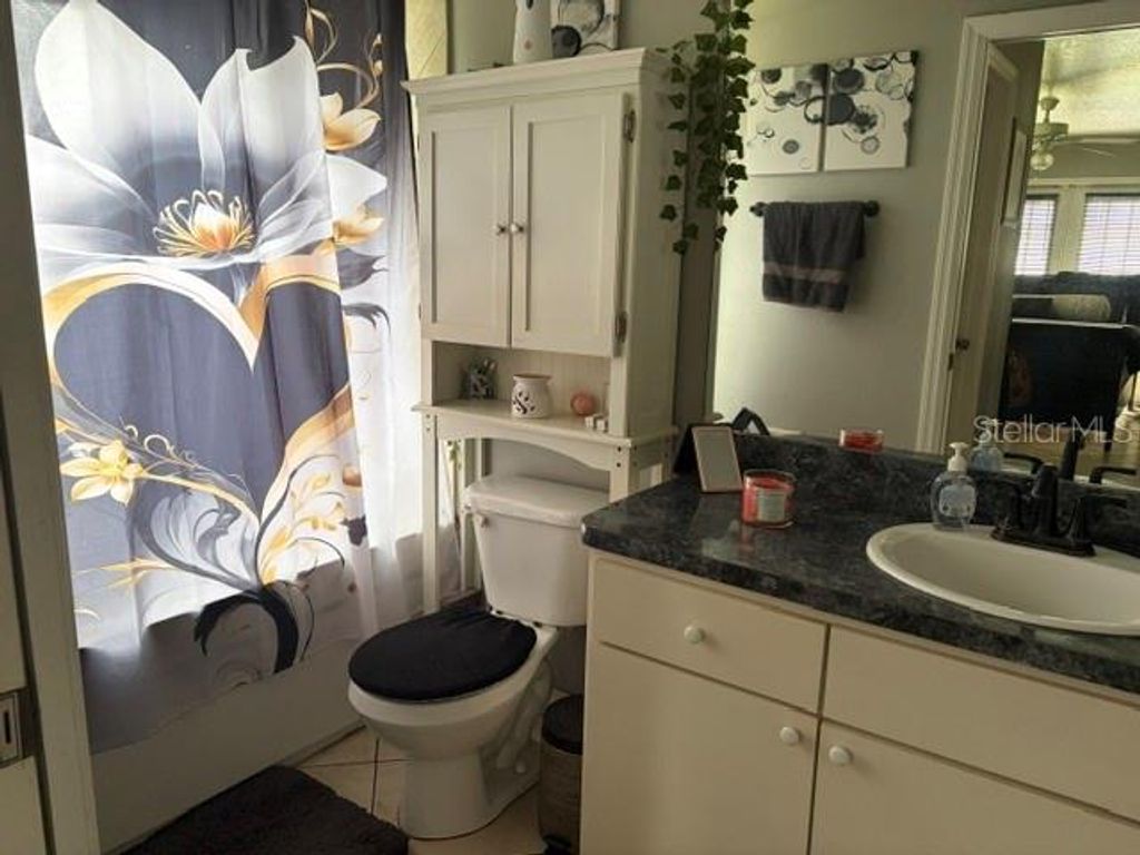 Image 10 of property listing at 914 NICHOLSON ST, Clearwater, FL 33755