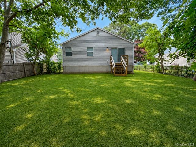 22 Fife Drive, Coram, NY 11727