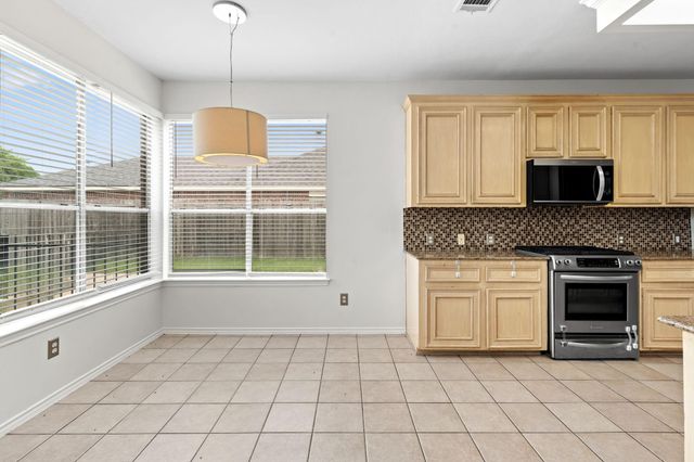 2122 Hill Canyon Court, Sugar Land, TX 77479