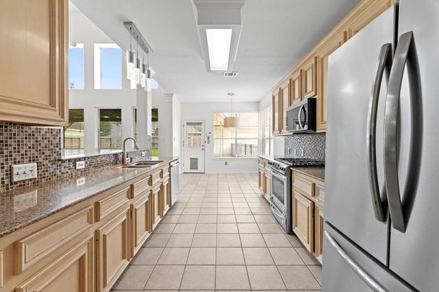 2122 Hill Canyon Court, Sugar Land, TX 77479