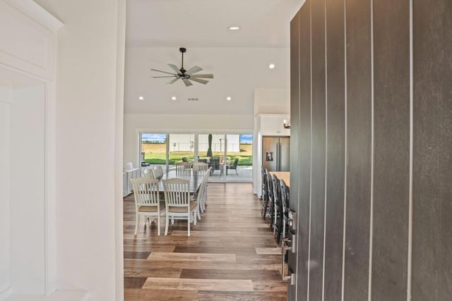 21379 N Mann Rd, Acampo, CA 95220
