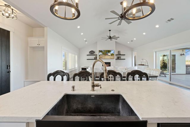 21379 N Mann Rd, Acampo, CA 95220