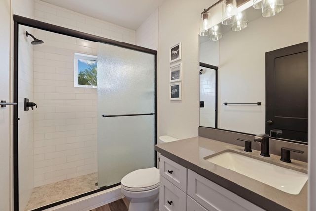 21379 N Mann Rd, Acampo, CA 95220