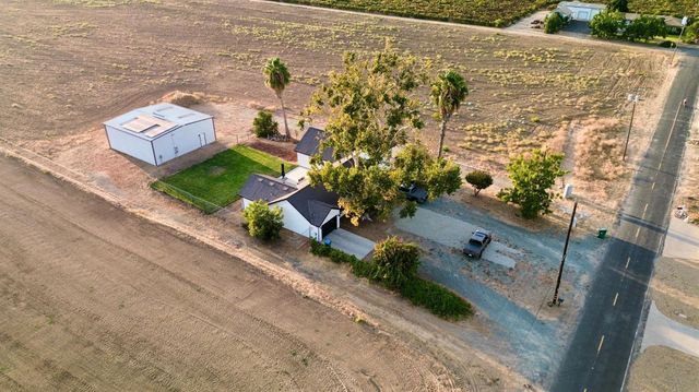 21379 N Mann Rd, Acampo, CA 95220