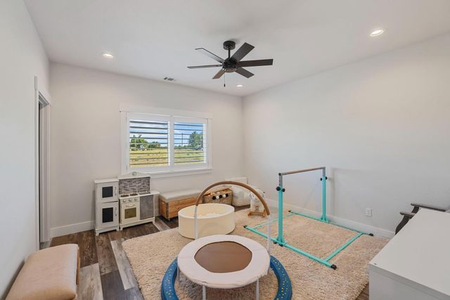 21379 N Mann Rd, Acampo, CA 95220
