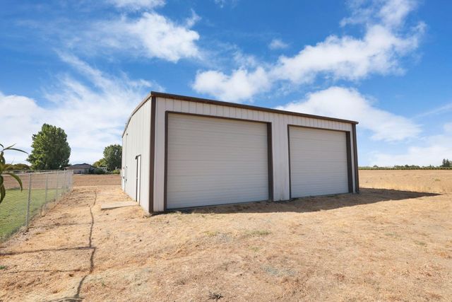 21379 N Mann Rd, Acampo, CA 95220