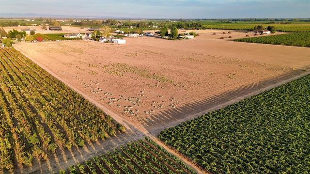 21379 N Mann Rd, Acampo, CA 95220