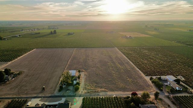 21379 N Mann Rd, Acampo, CA 95220