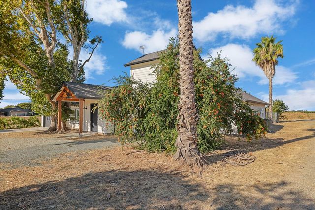 21379 N Mann Rd, Acampo, CA 95220