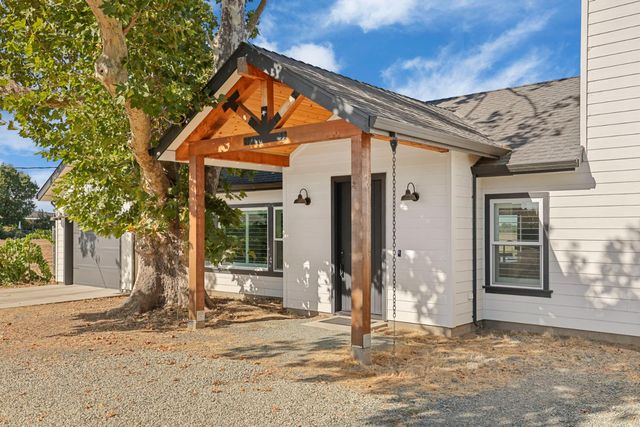 21379 N Mann Rd, Acampo, CA 95220