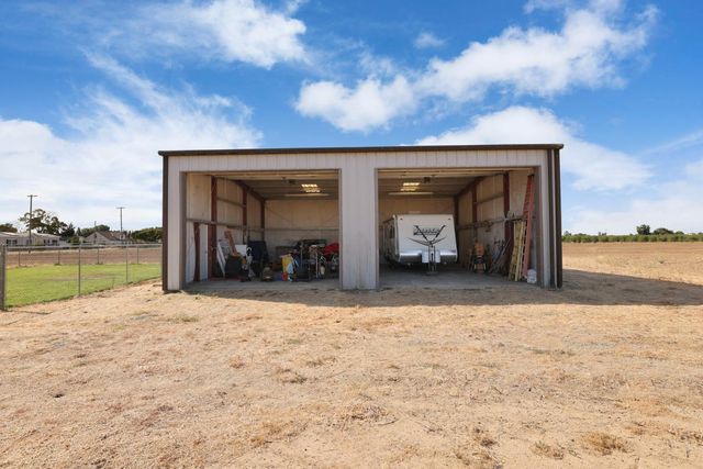 21379 N Mann Rd, Acampo, CA 95220