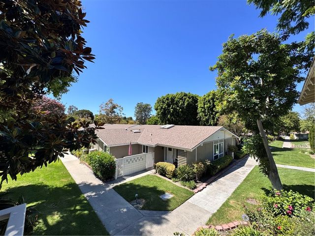 255 Calle Aragon P, Laguna Woods, CA 92637