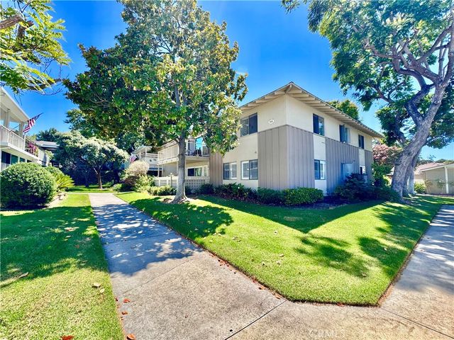 255 Calle Aragon P, Laguna Woods, CA 92637