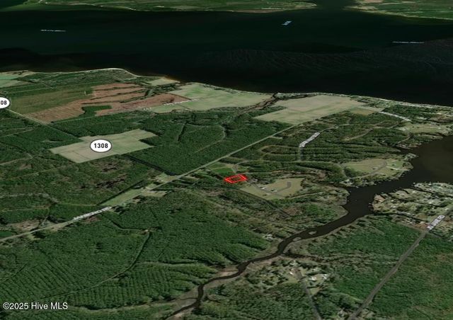 578 Southern Plantation Drive S, Oriental, NC 28571