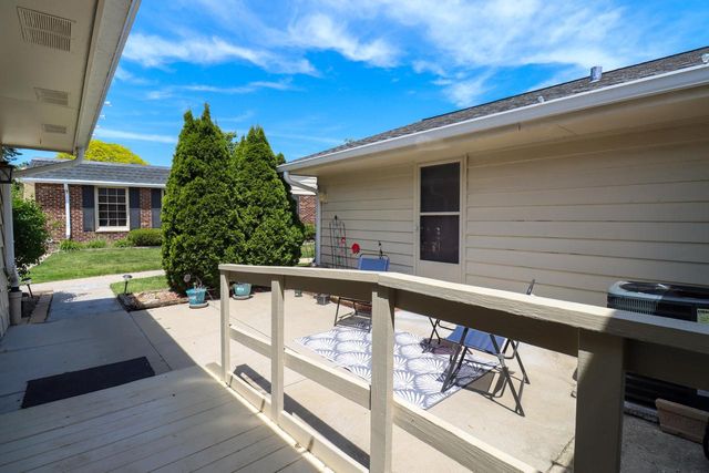5324 Woodbridge LANE S, Milwaukee, WI 53221