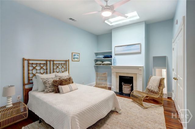 114 W Duffy Street, Savannah, GA 31401