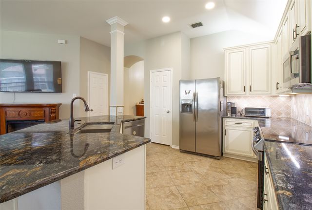 406 Hackberry Drive, Fate, TX 75087