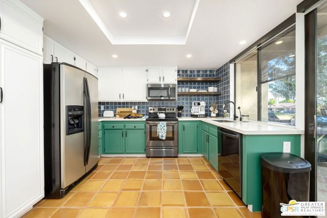 298 San Vicente Circle, Palm Desert, CA 92260