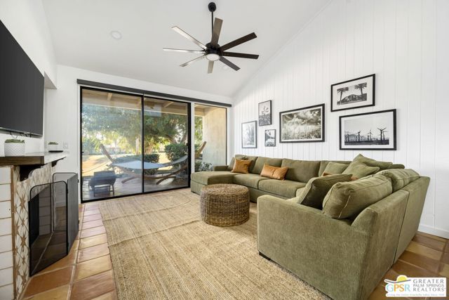 298 San Vicente Circle, Palm Desert, CA 92260