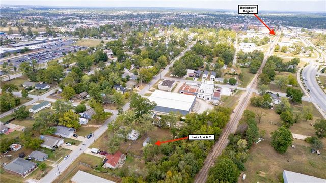 1203 S 3rd Street, Rogers, AR 72756