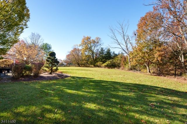 7 Silver Maple Ct, Montgomery Twp., NJ 08502