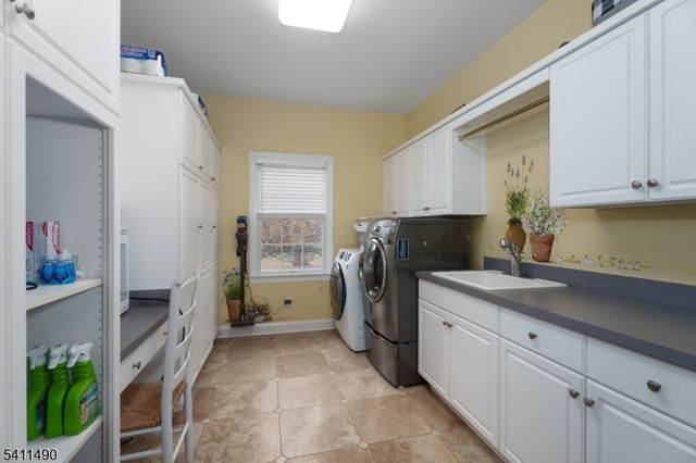 7 Silver Maple Ct, Montgomery Twp., NJ 08502