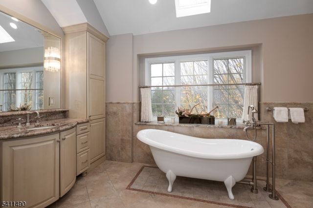 7 Silver Maple Ct, Montgomery Twp., NJ 08502