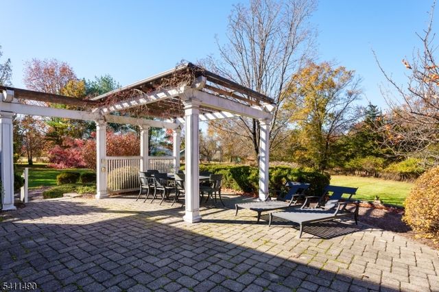 7 Silver Maple Ct, Montgomery Twp., NJ 08502