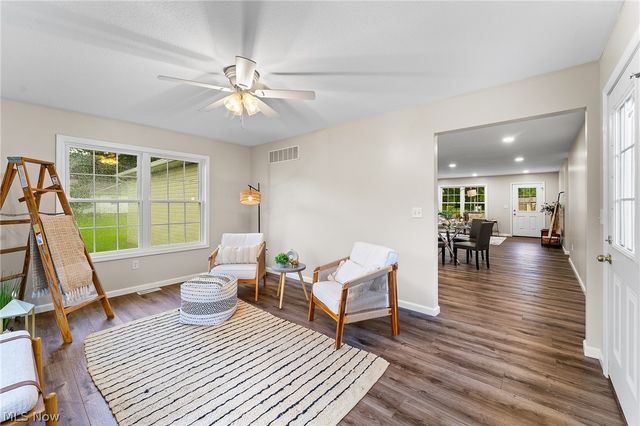 406 S Raccoon Road, Austintown, OH 44515