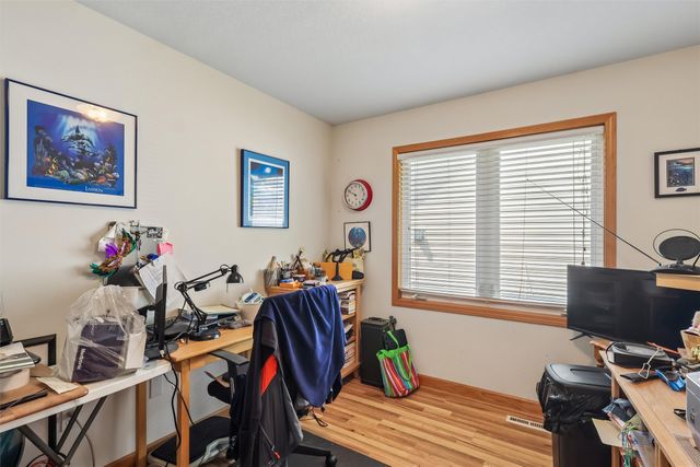 5704 NW 93rd Street, Johnston, IA 50131