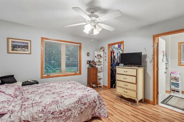 5704 NW 93rd Street, Johnston, IA 50131