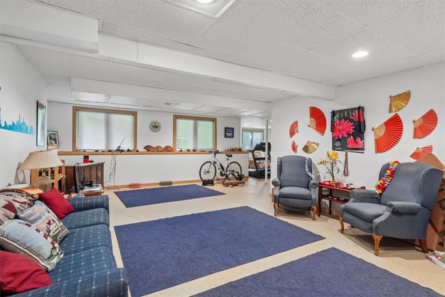 5704 NW 93rd Street, Johnston, IA 50131