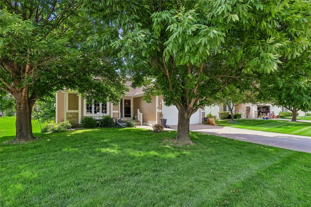 5704 NW 93rd Street, Johnston, IA 50131